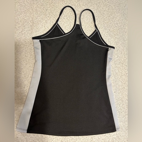 ACTIVE USA | black and white activewear top - Picture 3 of 3